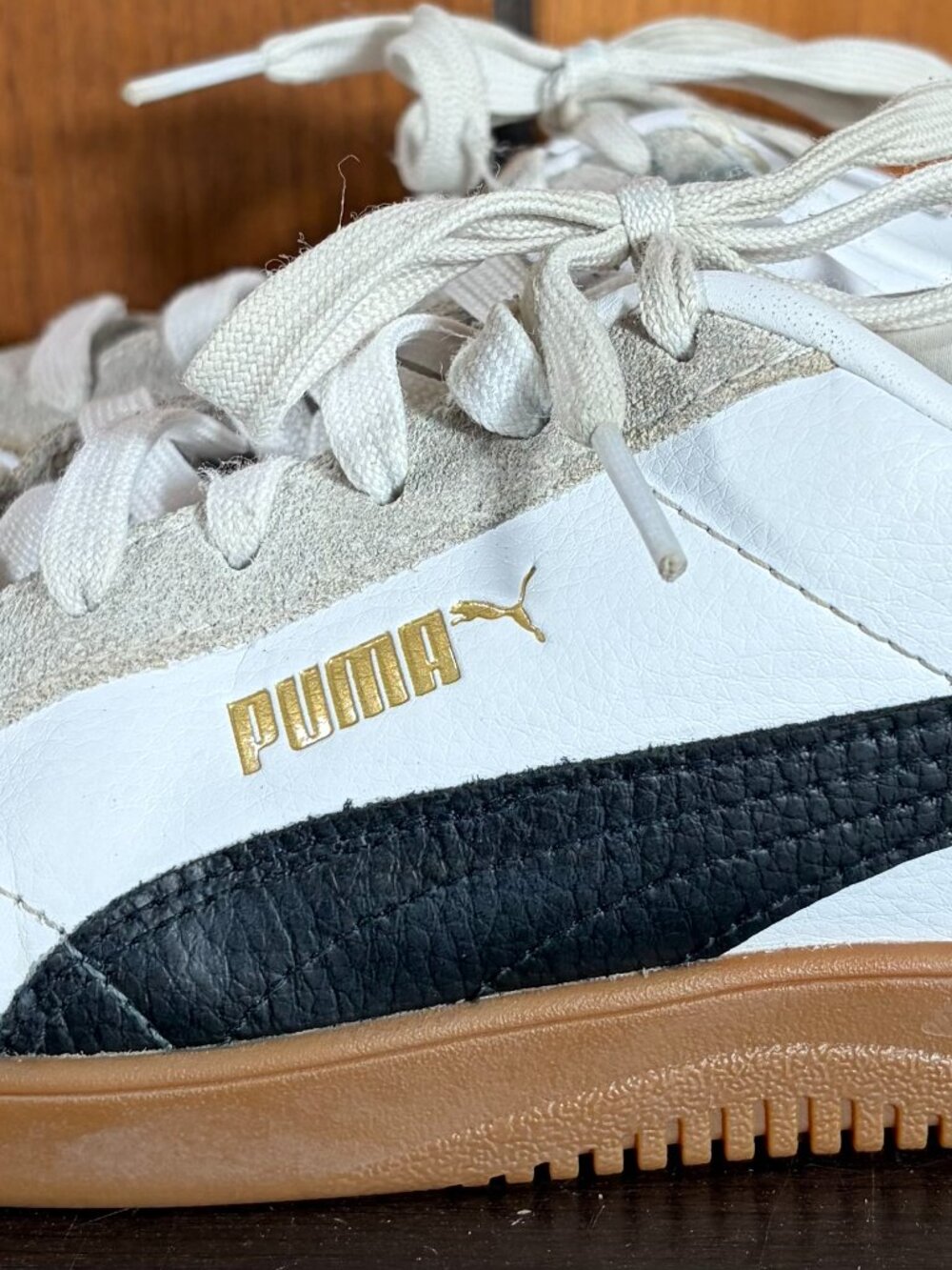 Puma Club 5v5 Suede White/Black Gum Sole Mens 5/Wms 7 Low Top Lace Up 398160-04